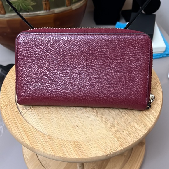 MICHAEL KORS LEATHER CONTINENTAL WALLET - Picture 3 of 12
